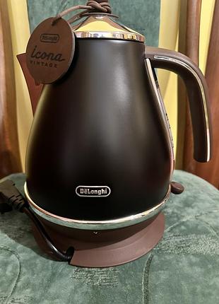 Електрочайник delonghi