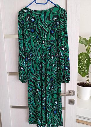 Платье на м