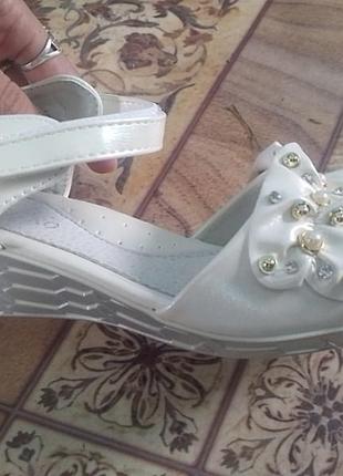 Босоніжки для дівчаток 3