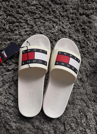 Шльопанці tommy hilfiger нові