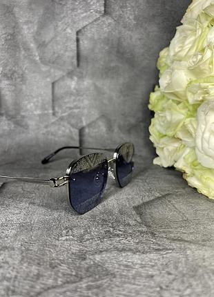 Стильные очки в голубой линзе