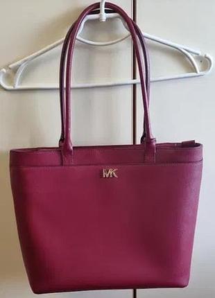 Деловая сумка michael kors в отличном состоянии.