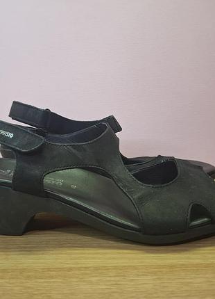 Жіночі босоніжки mephisto