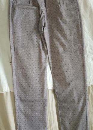 Жіночі брюки колір мокко з принтом р.25