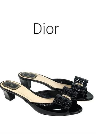 Кожаные босоножки шлепанцы dior black patent leather bow peep toe slide оригинал