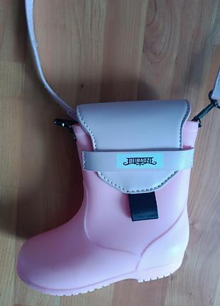 Детская сумочка в виде сапог