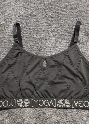 Спортивий топ "crivit" yoga l 200 грн