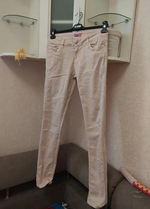 Пудровые джинсы. брюки л.хл