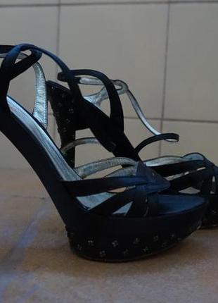 Чорні босоніжки