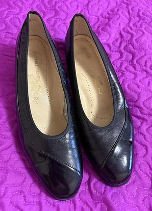 Шкіряні жіночі туфлі helioform