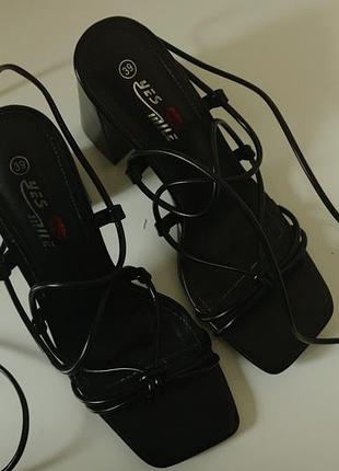 Босоніжкі жіночі