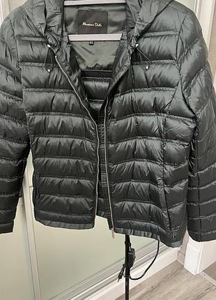 Продам куртку ( наповнення нат.пух), темно-зеленого кольору, розмір хл