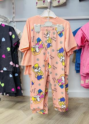 Мега крутий костюмчик на дівчинку!