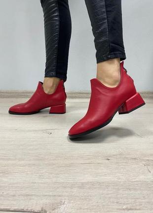 Ботинки кожаные с квадратным носком на низком каблуке 3см, демисезоне, зимние