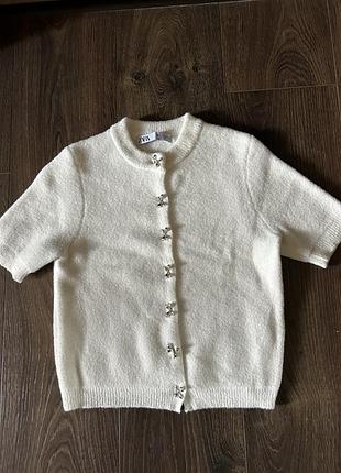 Жіночий кардиган zara, розмір s (підійде на м також). стан ідеальний, одягалась лише один раз.