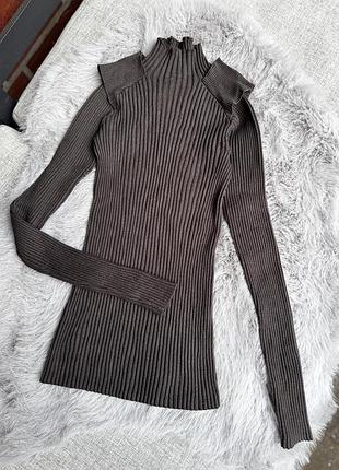 Базовий сірий гольф в рубчик