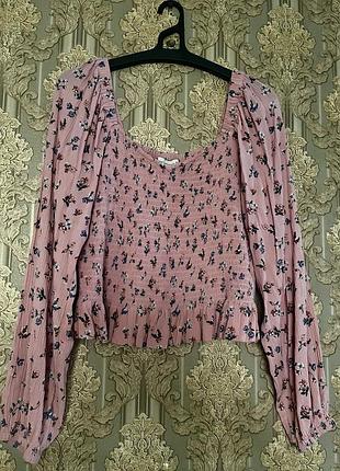 Вискозная розовая блуза жатка с цветочным принтом и длинным рукавом от дорогого бренда &amp; other stories
