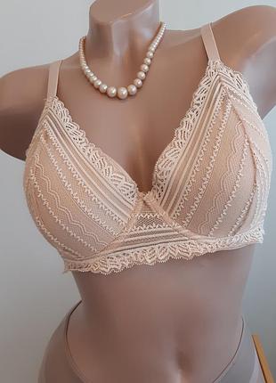Кружевное белье бюстгальтер с поролоновыми чашками размер 80d