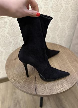 Замшевые сапоги-чулки с острым носом casadei