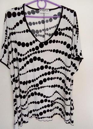 Блуза .
большой размер.