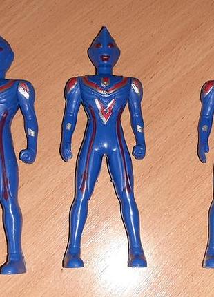 Людина могучий рейнджер   15 см уважно  читайте  умови  пересилки!!!