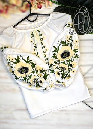 Вишиванка на дівчинку "маки" шампань