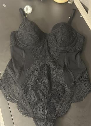 Дуже красивий боді hunkemoller