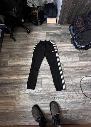 Спортивні штани adidas