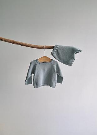 Вязаный набор для манюни из кофточки и шорт
