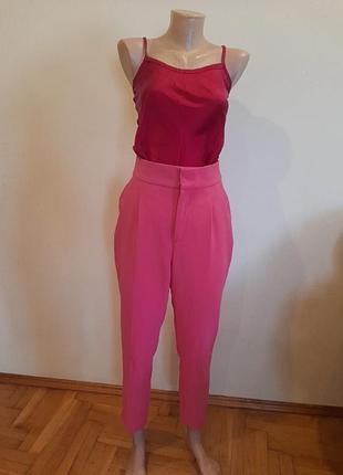 Розовые брюки zara