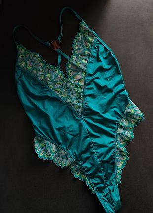 Боді prettylittlething