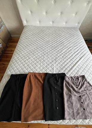 Жіночі спідниці . ціна за 4