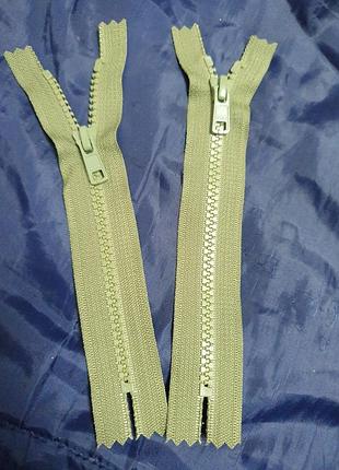 Брендированный набор из 10 молний юккк