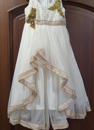 Платье нарядное, нарядное 104-110 с кружевом