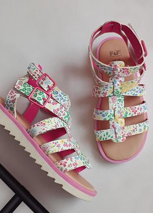 Босоножки f&f 28 довжина устілки по факту 17.5см. стан нових