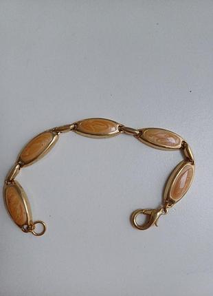 Браслет на руеу