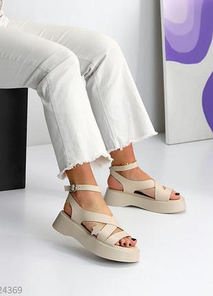 Босоніжки жіночі