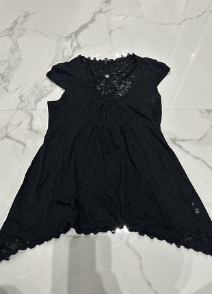 Футболка чорна