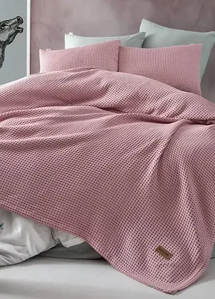 Pembe вафельная простынь 240х260см. с наволочками 50*70 см. ( цвет - розовый.) туречки.