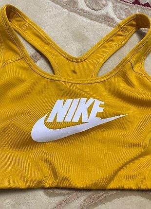 Спортивный топ nike