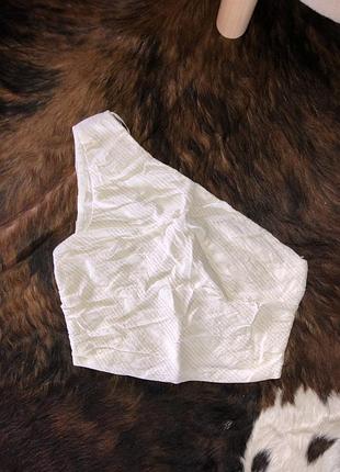 Топ на одне плече одно плечо