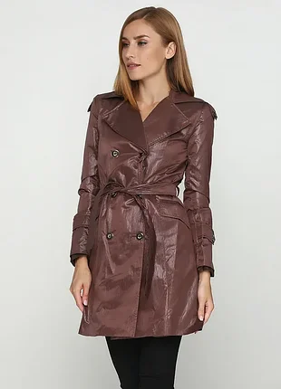 Плащ тренч тренчкот весеннее состояние нового тренд сезона шоколадный тренч