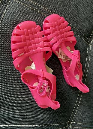 Сандалі на дівчинку розміру 20