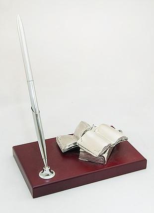 Настільний набір зі срібними книгами та ручкою