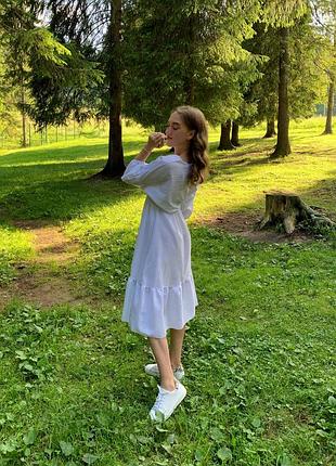 Сукня біла міді літня