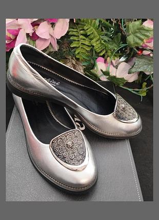 Женские тифли серебряного цвета