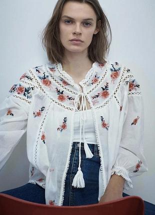 Жіноча сорочка з вишиванкою zara