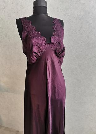 Красива юфлизняна сукня, пеньюар