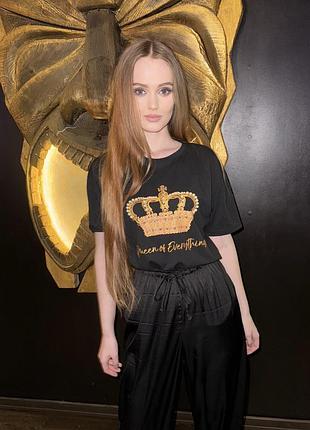 Чорна футболка queen корона з золотою фурнітурою