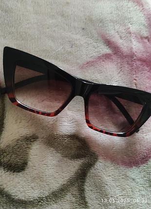 Женские солнцезащитные очки с градиентом